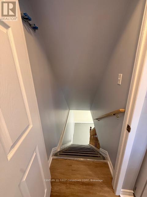 17 Vincent Crescent S, London South, Ontario  N6C 4X9 - Photo 19 - X12503948