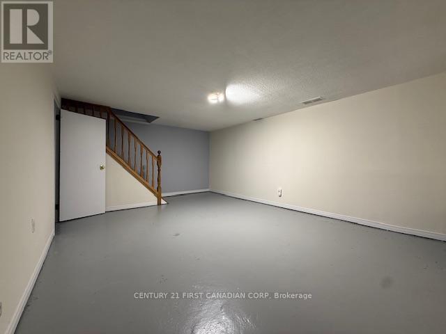 17 Vincent Crescent S, London South, Ontario  N6C 4X9 - Photo 21 - X12503948