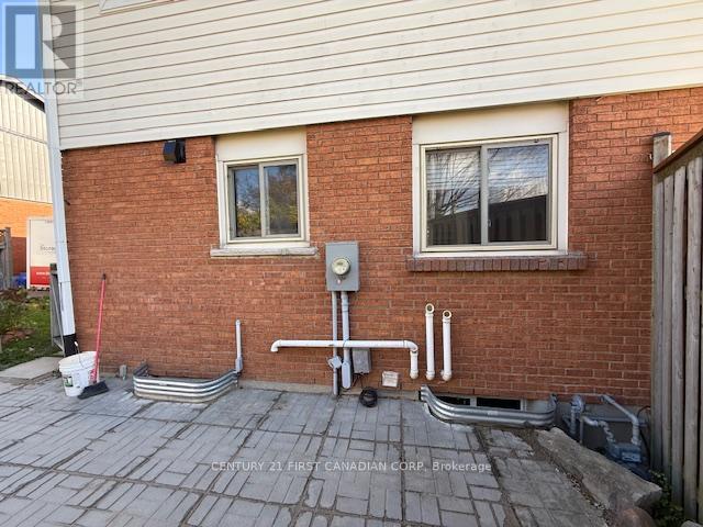 17 Vincent Crescent S, London South, Ontario  N6C 4X9 - Photo 47 - X12503948