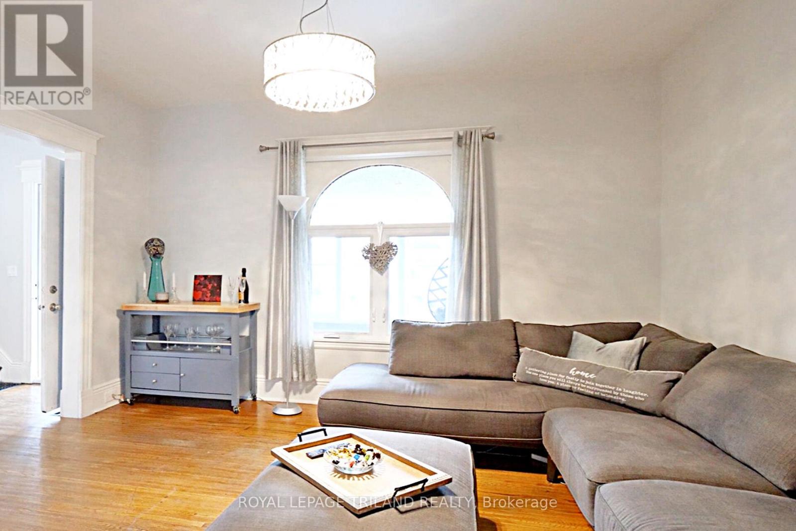 86 Kains Street, St. Thomas, Ontario  N5P 1N7 - Photo 7 - X12503990