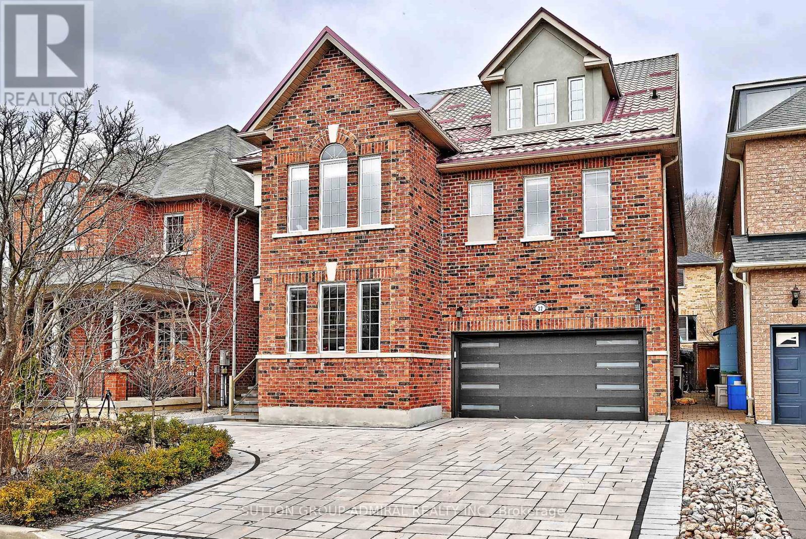 32 SEABREEZE AVENUE, Vaughan, Ontario