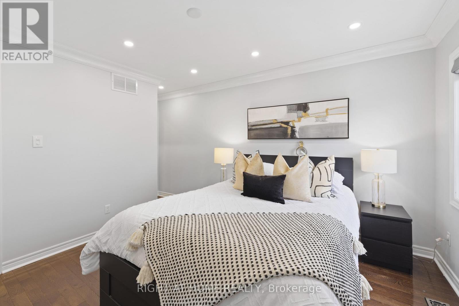 27 Hawtin Lane, Aurora, Ontario L4G 7L4 - Photo 17 - N12499804