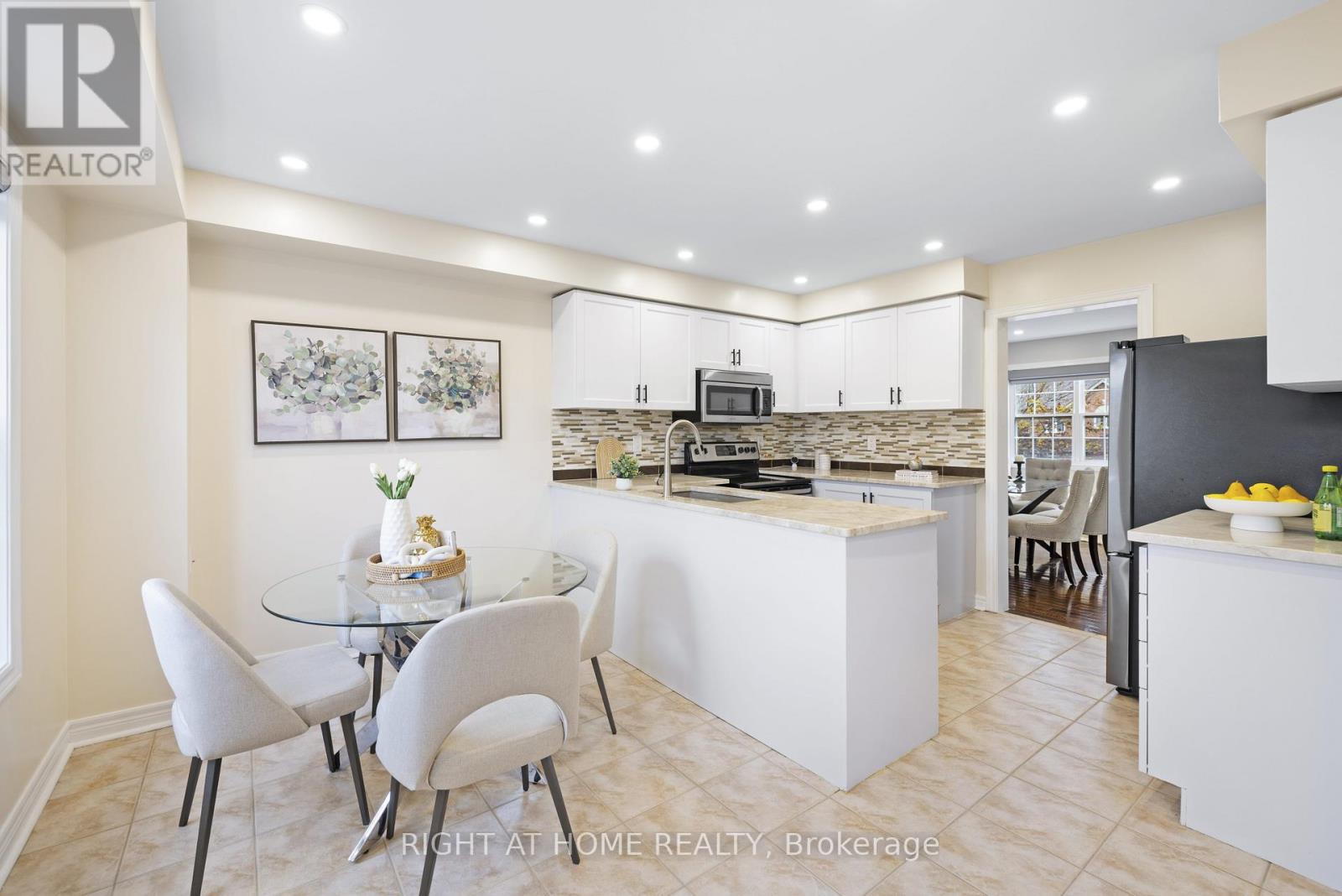 27 Hawtin Lane, Aurora, Ontario L4G 7L4 - Photo 13 - N12499804