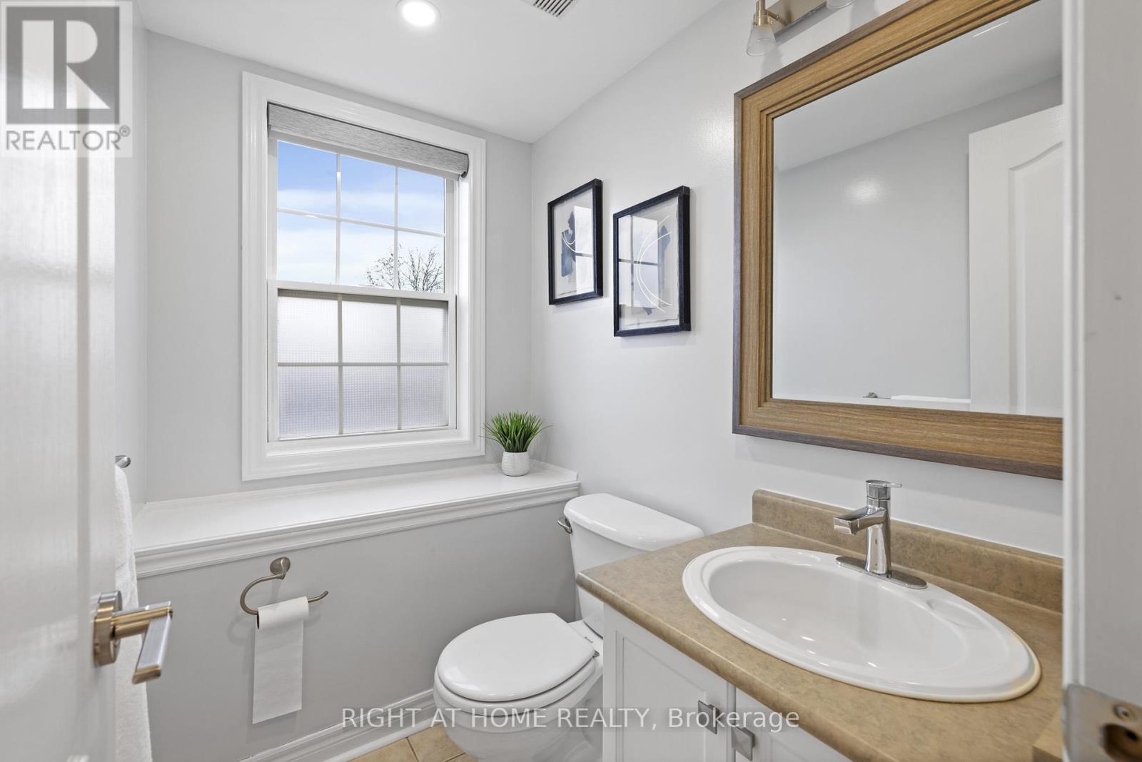 27 Hawtin Lane, Aurora, Ontario L4G 7L4 - Photo 8 - N12499804