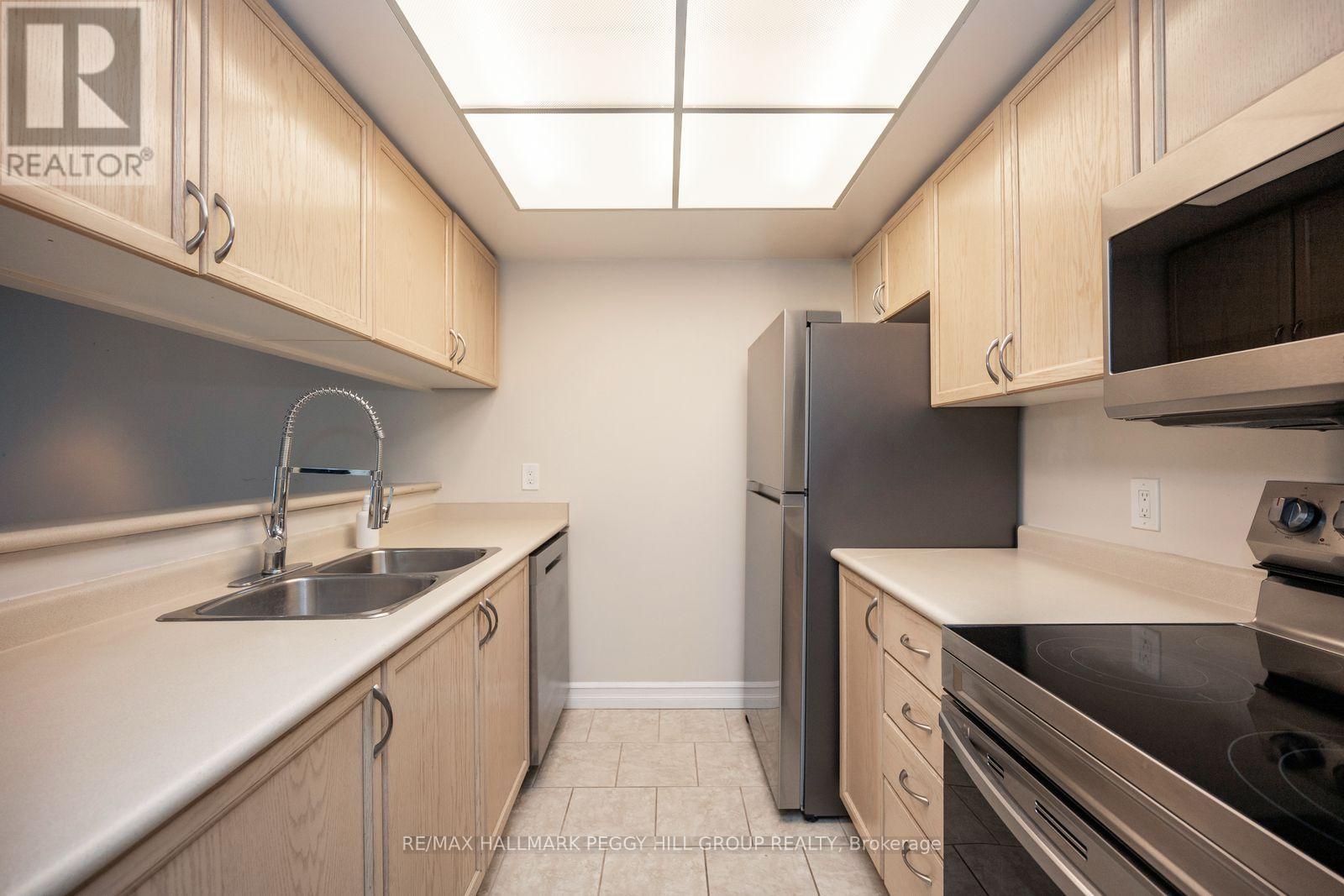 505 - 75 Ellen Street, Barrie, Ontario  L4N 7R6 - Photo 4 - S12503726