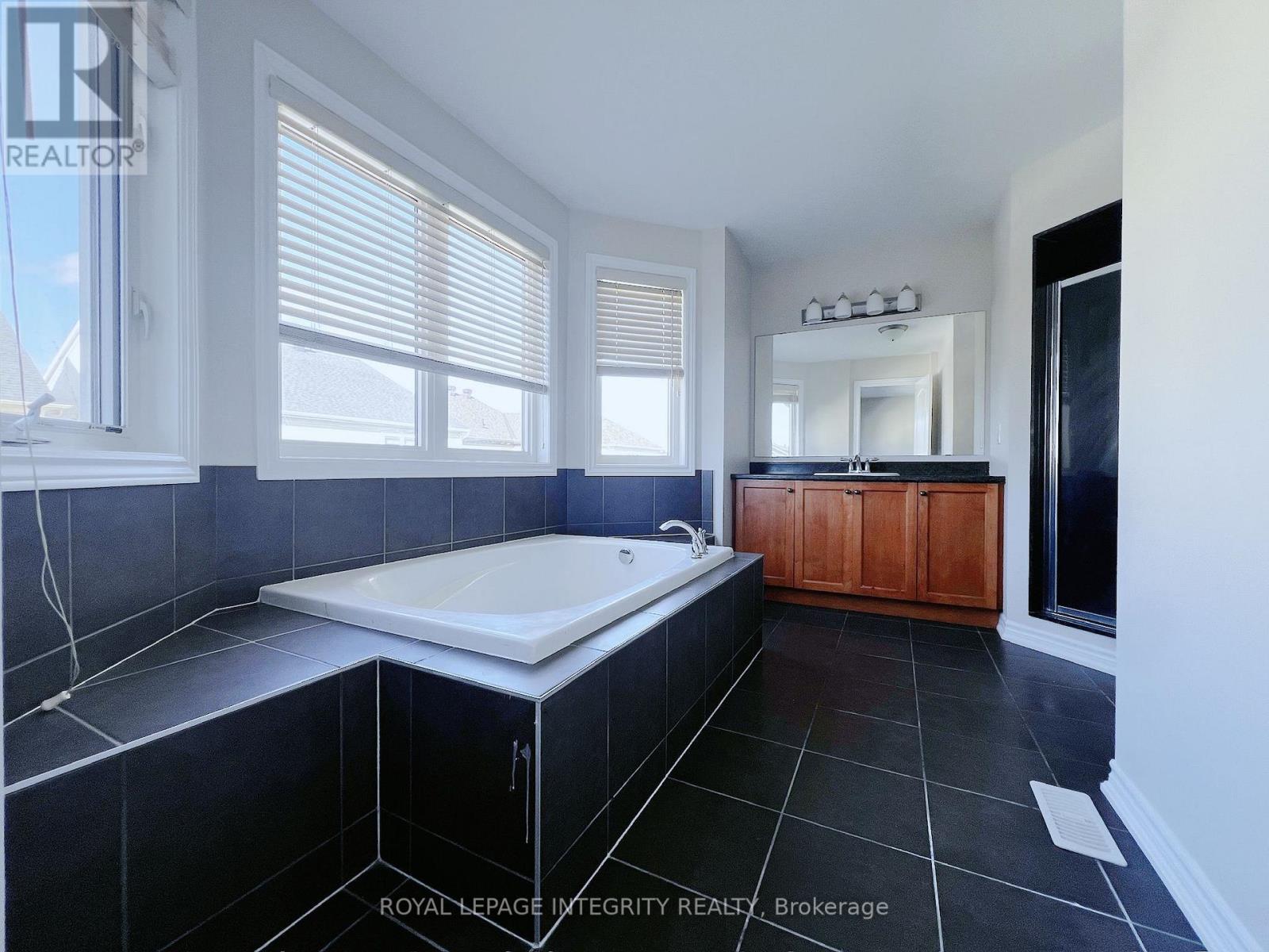 52 Sundragon Way, Ottawa, Ontario  K2C 3H2 - Photo 13 - X12503800