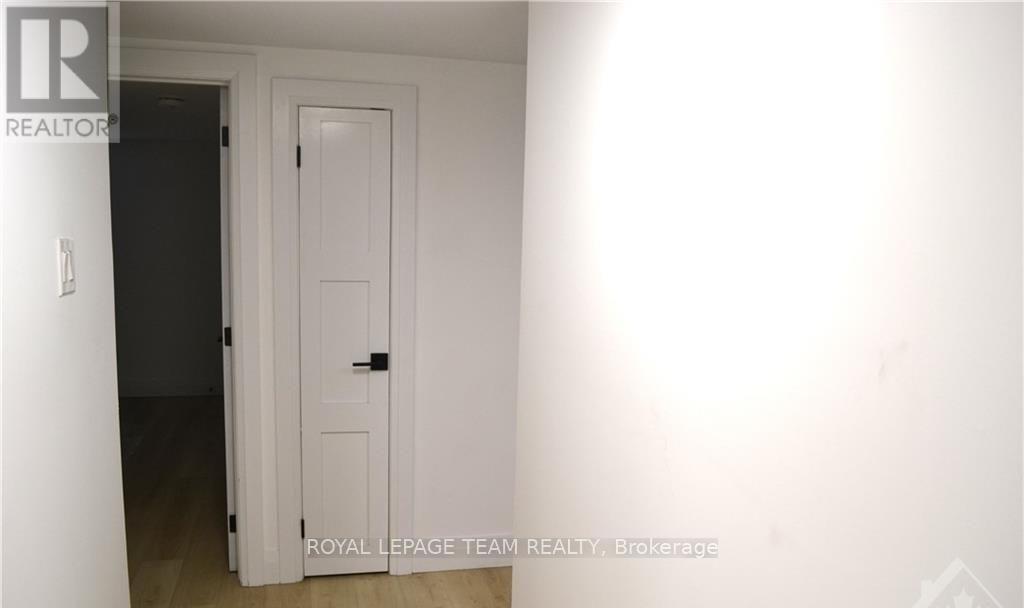3 - 503 Athlone Avenue, Ottawa, Ontario  K1Z 5M9 - Photo 4 - X12503892