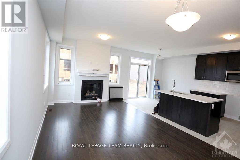 128 Lynn Coulter Street, Ottawa, Ontario  K2J 7C5 - Photo 2 - X12503908