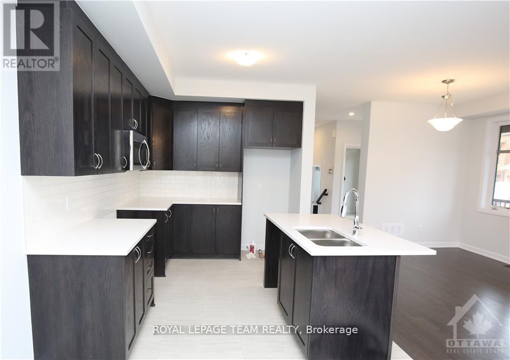 128 Lynn Coulter Street, Ottawa, Ontario  K2J 7C5 - Photo 5 - X12503908
