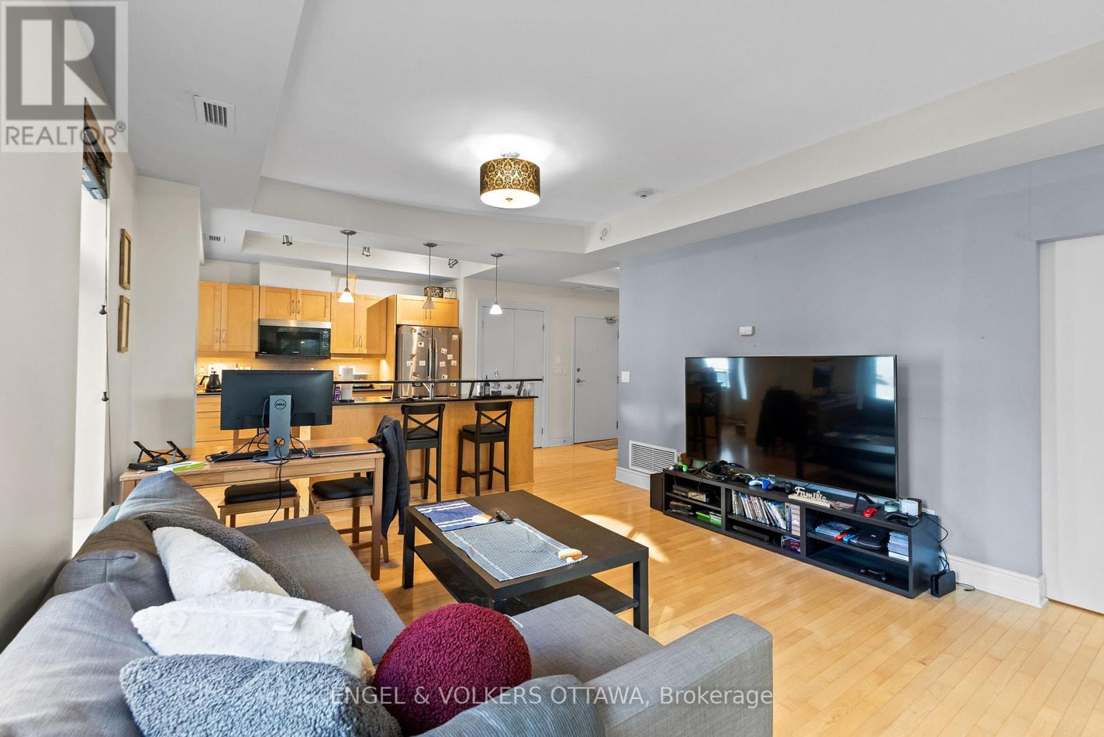 303 - 95 Bronson Avenue, Ottawa, Ontario  K1R 1E2 - Photo 9 - X12504056