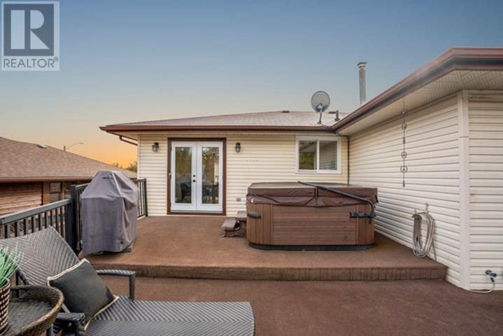 106 Iris Cres, Thunder Bay, Ontario  P7A 7Z9 - Photo 3 - TB253383