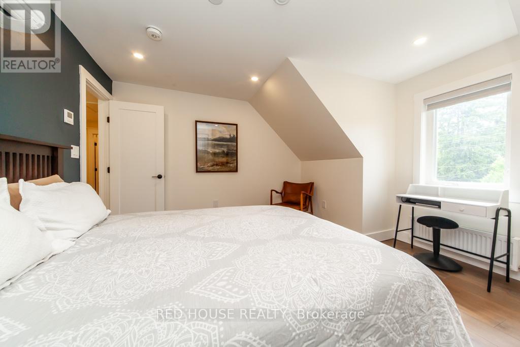 29 Pinewood Trail, Mississauga, Ontario  L5G 2L2 - Photo 23 - W12455321