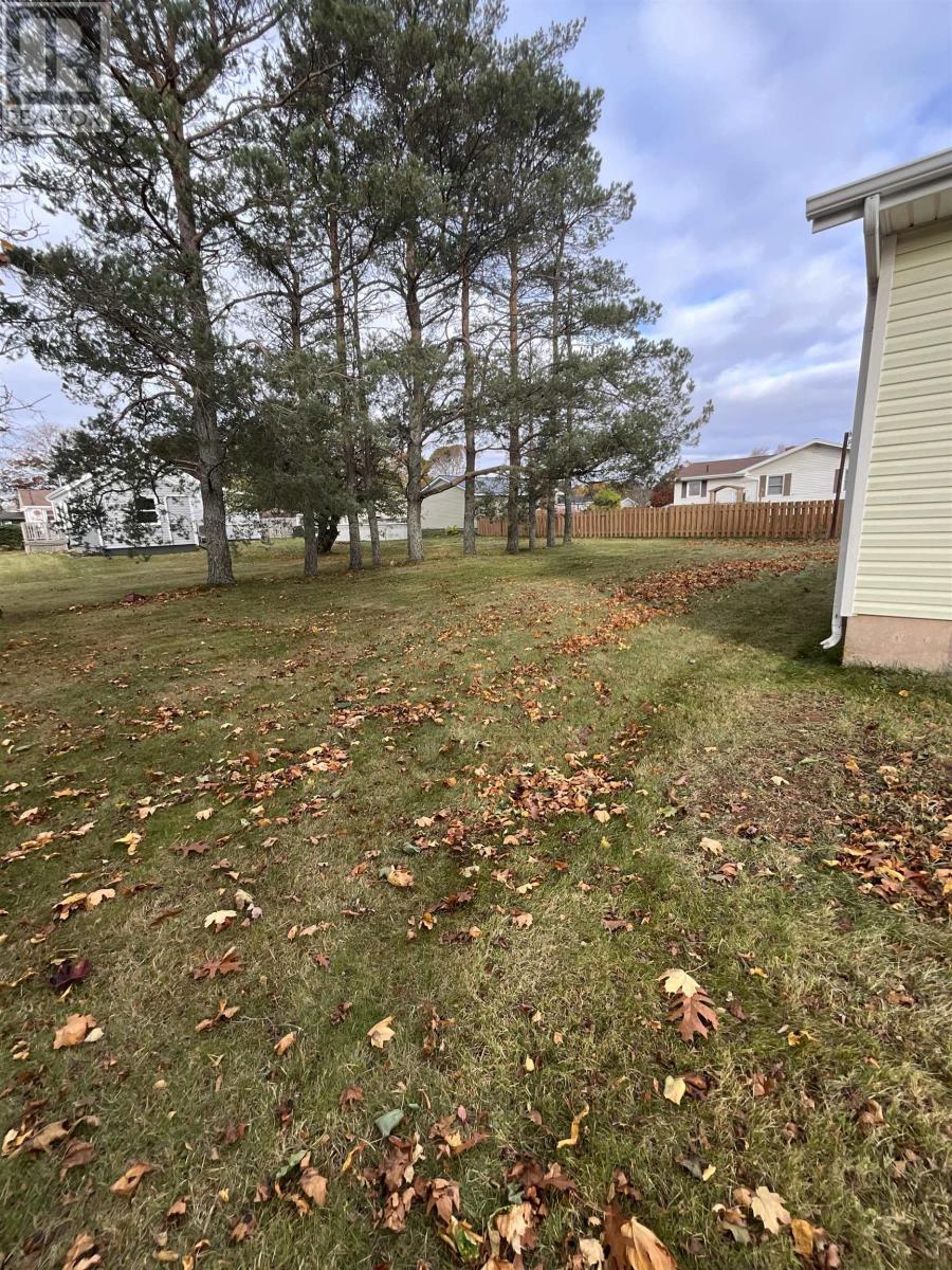 21 Bayview Drive, Summerside, Prince Edward Island  C1N 3Z9 - Photo 3 - 202527149