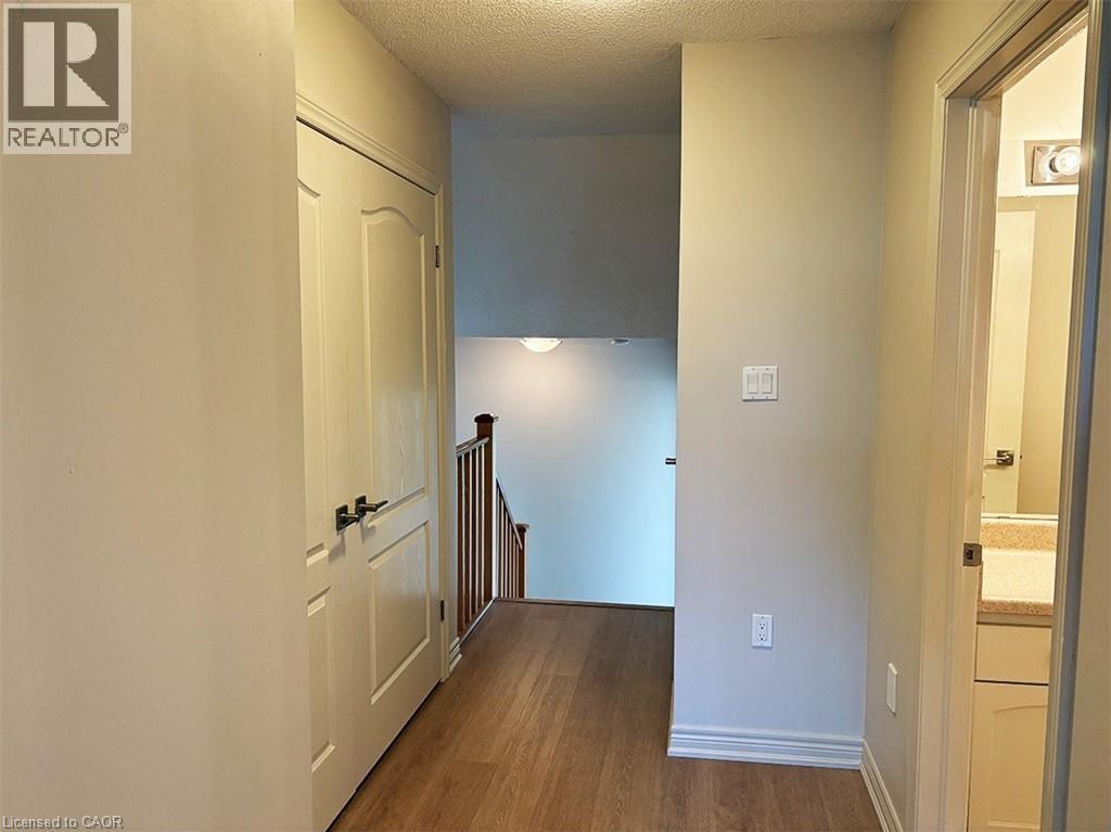 25 Ivybridge Beach Unit# 16, Stoney Creek, Ontario  L8E 0A5 - Photo 14 - 40785213