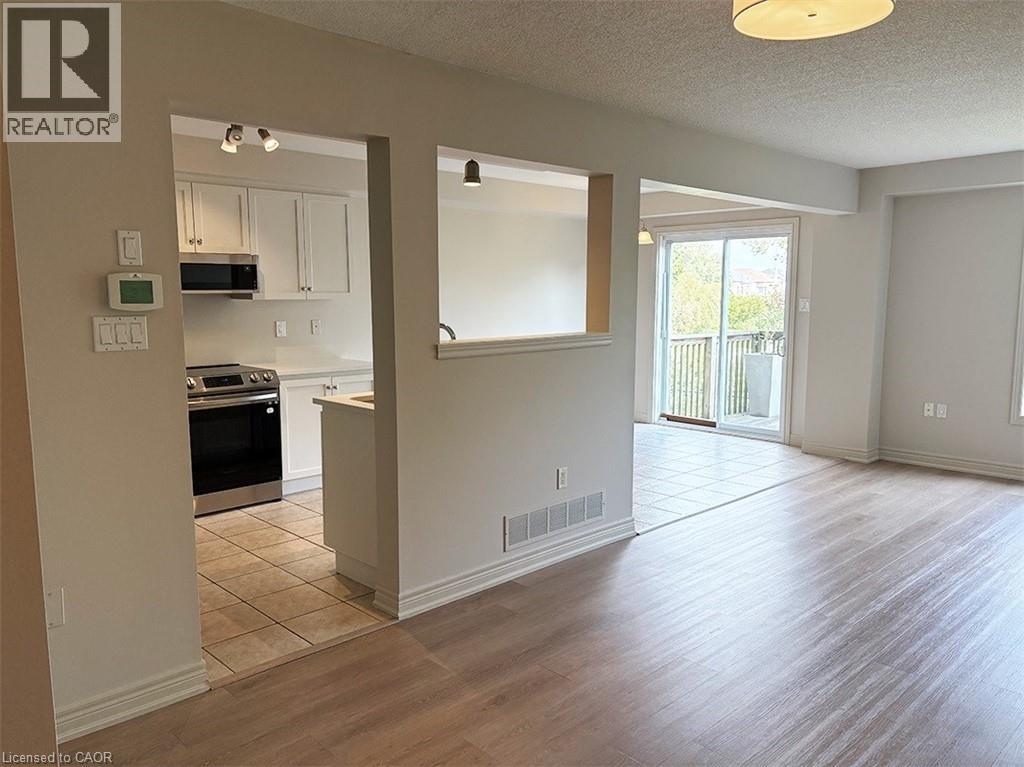 25 Ivybridge Beach Unit# 16, Stoney Creek, Ontario  L8E 0A5 - Photo 7 - 40785213