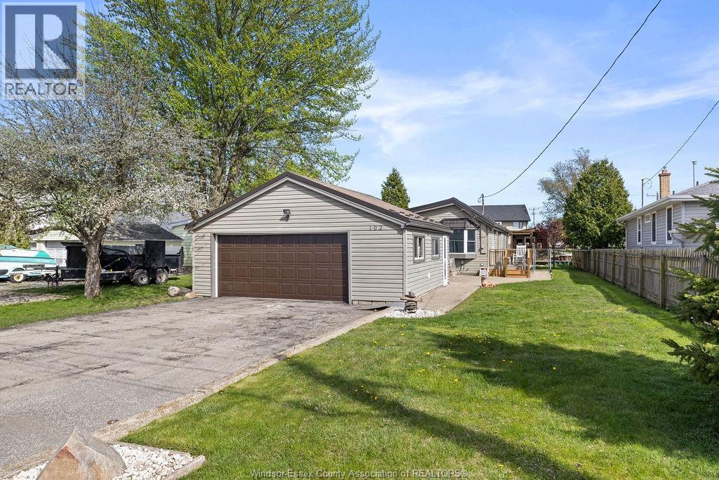 192 Mill, Lakeshore, Ontario  N8L 0Y9 - Photo 2 - 25027850