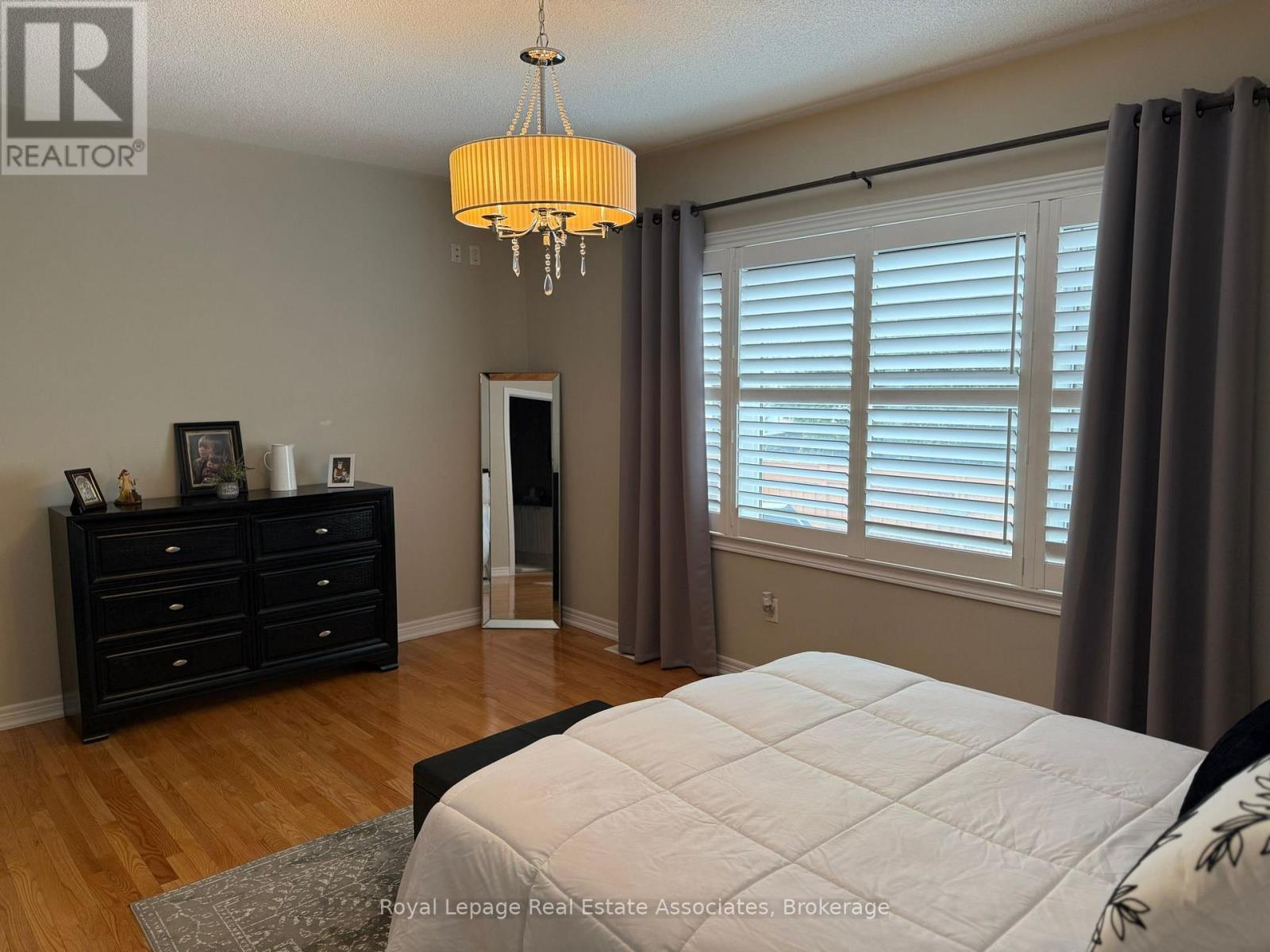 37 Chevrolet Drive, Brampton, Ontario  L7A 3C3 - Photo 11 - W12503662