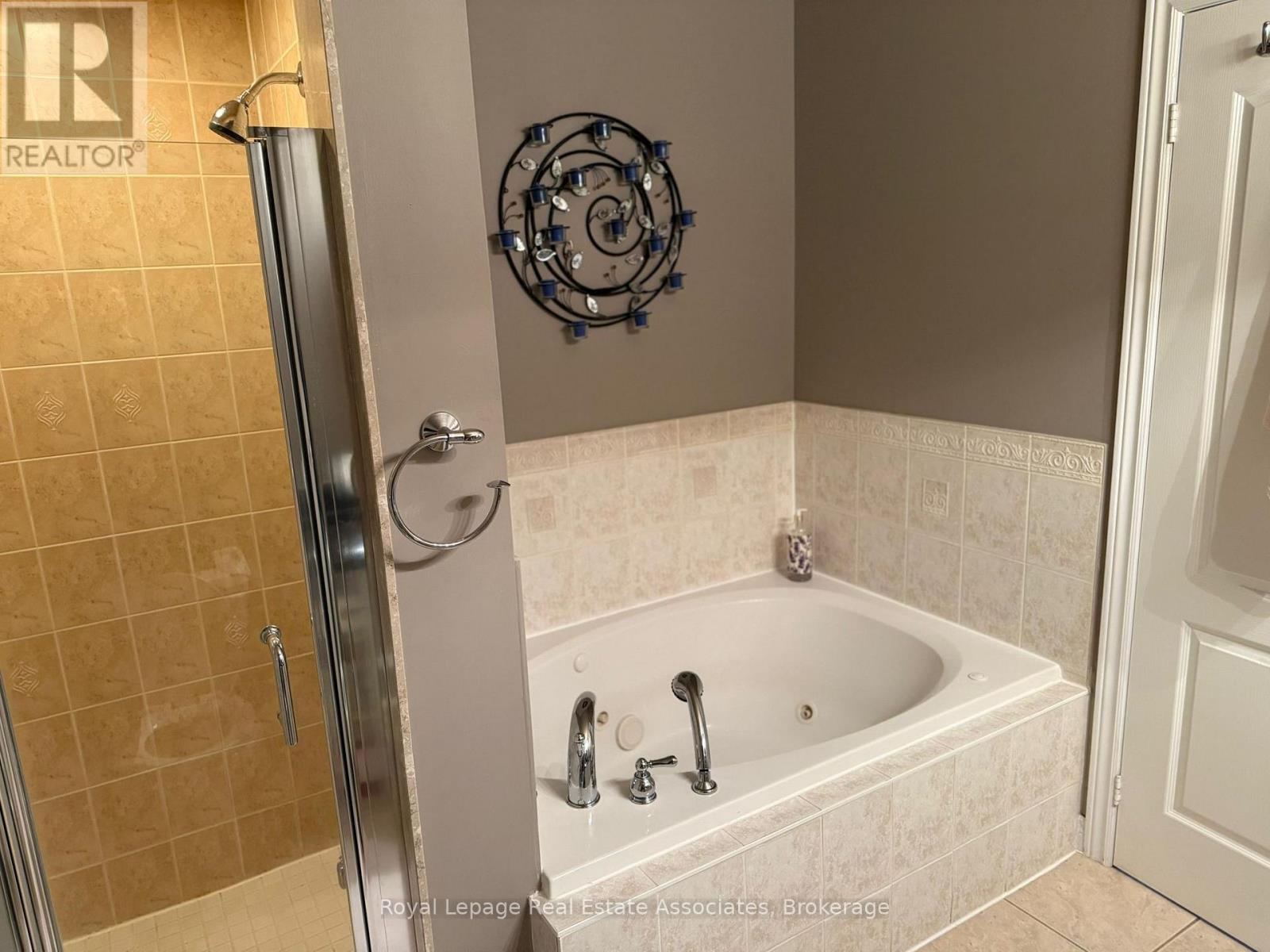 37 Chevrolet Drive, Brampton, Ontario  L7A 3C3 - Photo 13 - W12503662