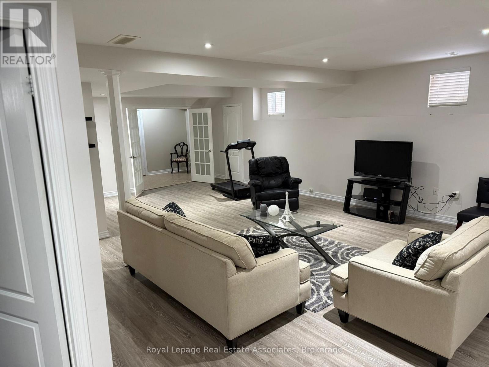 37 Chevrolet Drive, Brampton, Ontario  L7A 3C3 - Photo 19 - W12503662