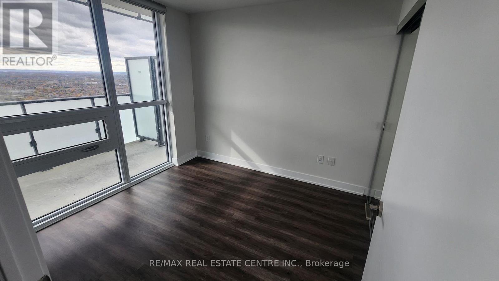 4407 - 430 Square One Drive, Mississauga, Ontario  L5B 0P6 - Photo 17 - W12503702