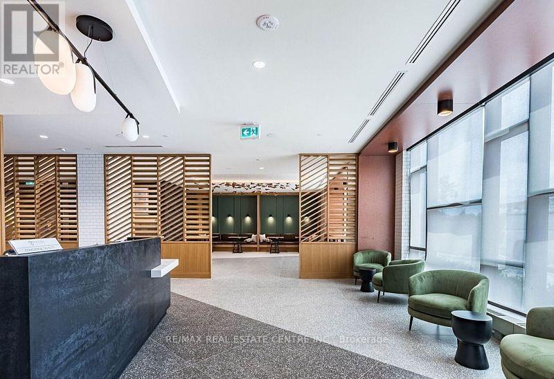 1806 - 2495 Eglinton Avenue W, Mississauga, Ontario  L5M 2T2 - Photo 4 - W12503710