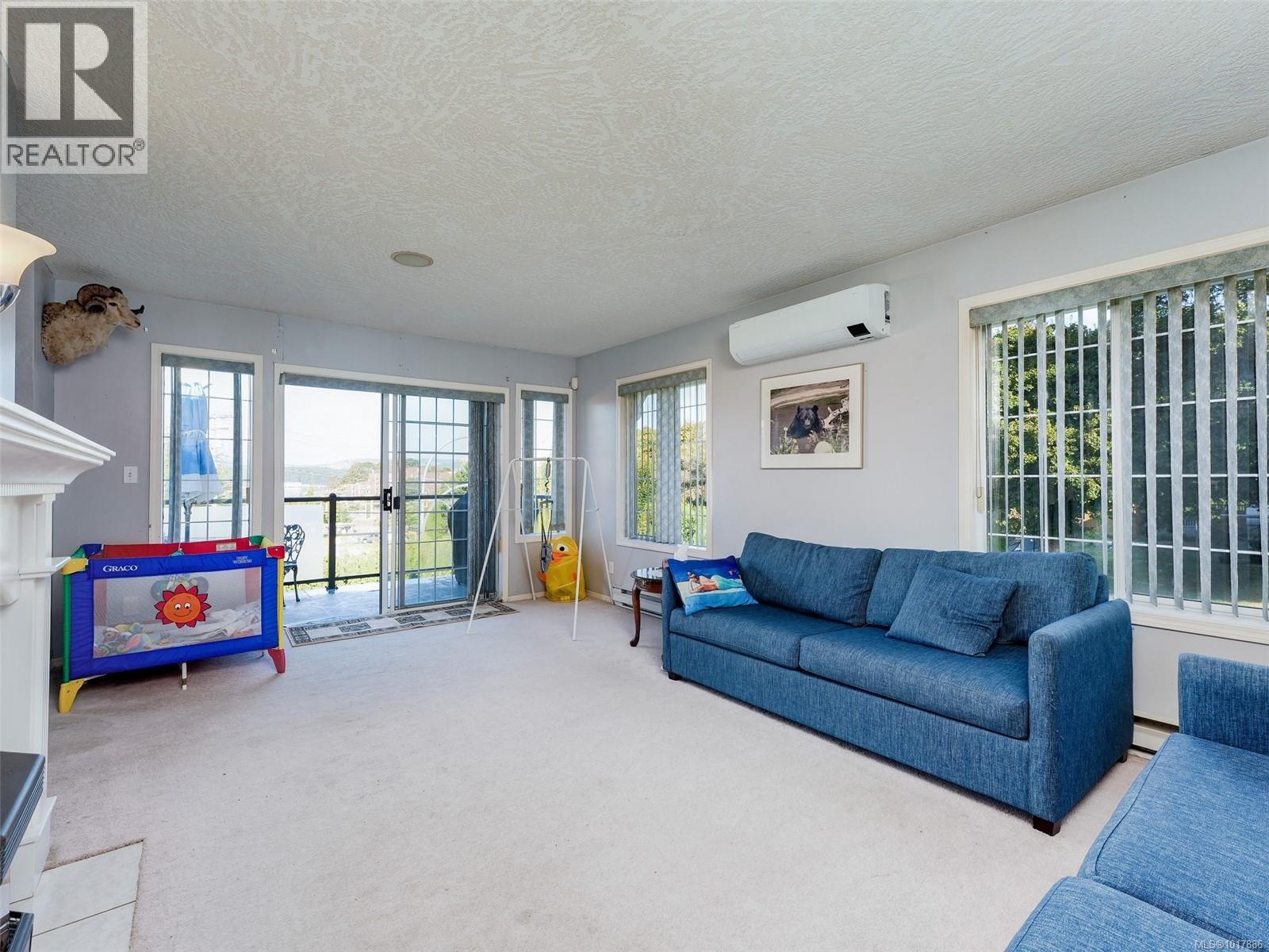 1265 Woodway Rd, Esquimalt, British Columbia  V9A 4W9 - Photo 3 - 1017886