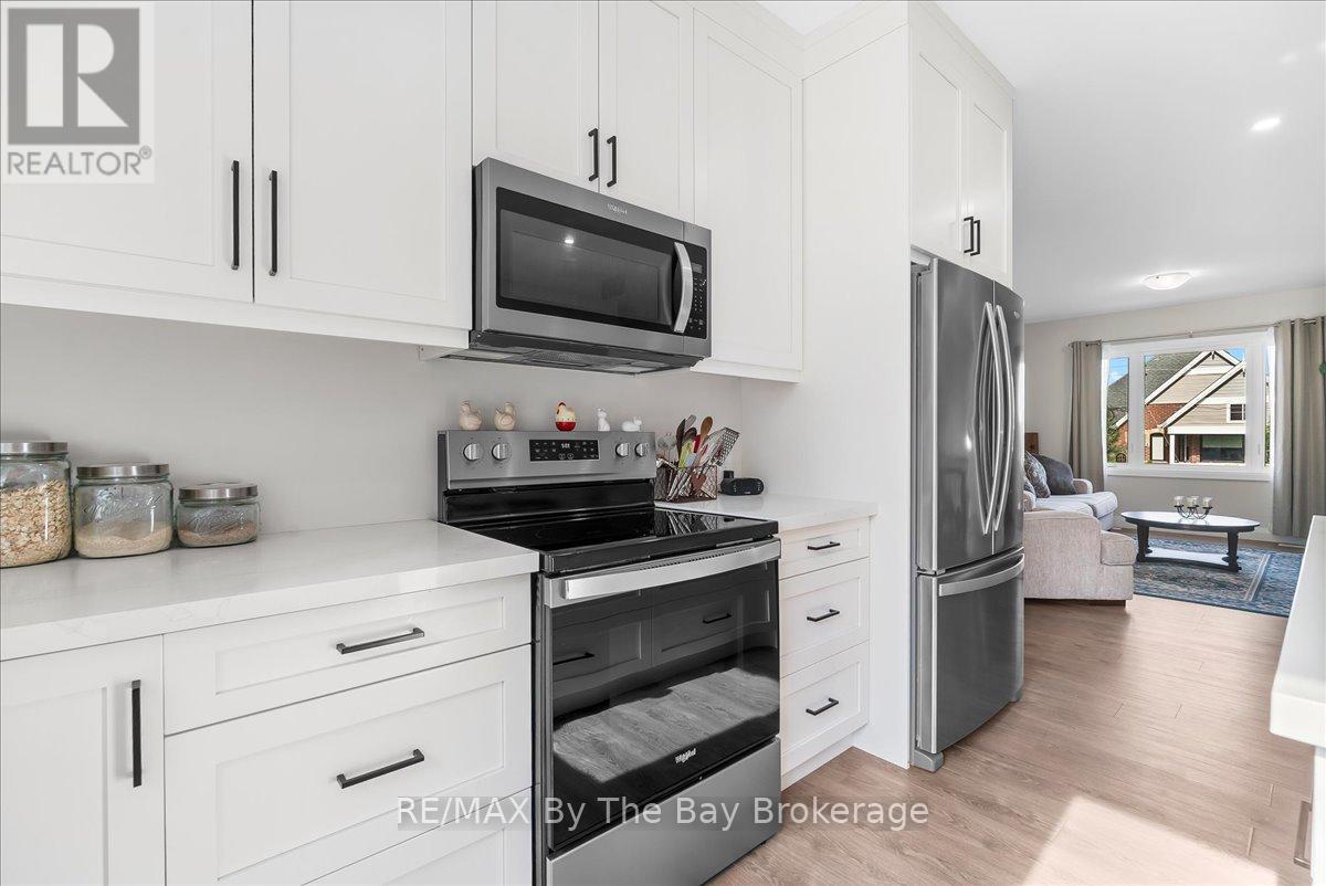 146 Mary Street, Clearview (Creemore), Ontario  L0M 1G0 - Photo 12 - S12504034