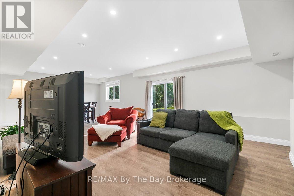 146 Mary Street, Clearview (Creemore), Ontario  L0M 1G0 - Photo 24 - S12504034