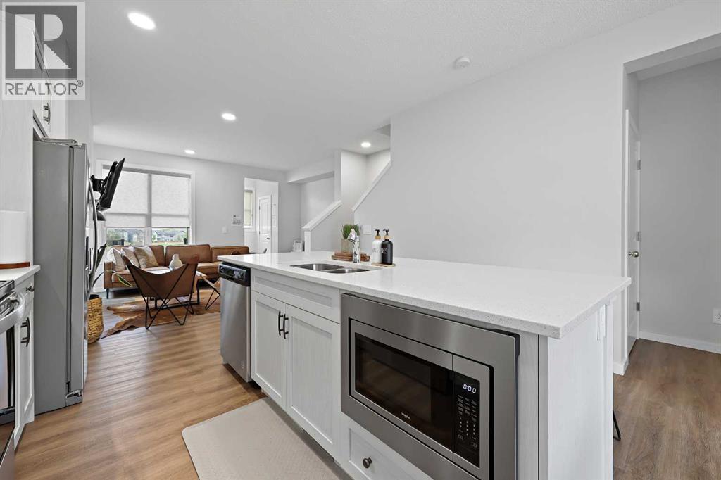 543 Livingston Way Ne, Calgary, Alberta  T3P 1Y5 - Photo 10 - A2261315