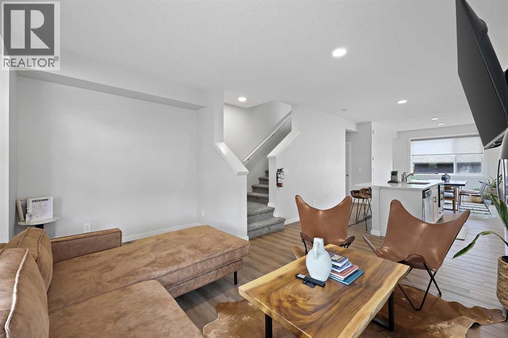 543 Livingston Way Ne, Calgary, Alberta  T3P 1Y5 - Photo 8 - A2261315