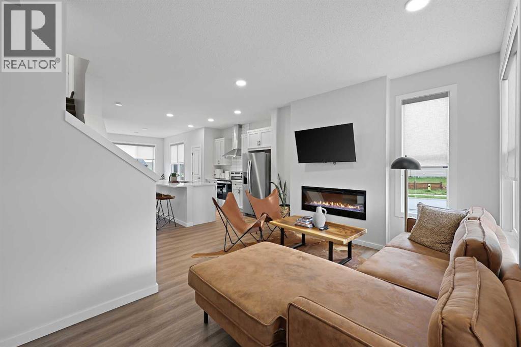 543 Livingston Way Ne, Calgary, Alberta  T3P 1Y5 - Photo 5 - A2261315