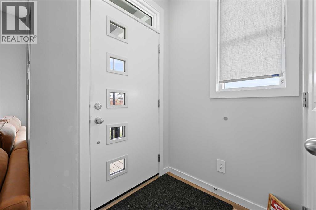 543 Livingston Way Ne, Calgary, Alberta  T3P 1Y5 - Photo 4 - A2261315