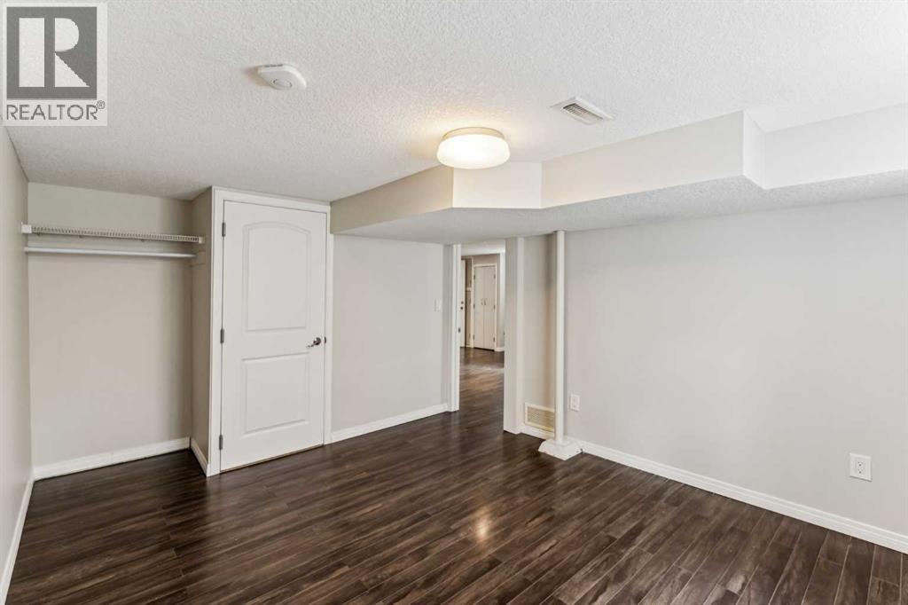 439 Hendon Drive Nw, Calgary, Alberta  T2K 2A1 - Photo 37 - A2266089