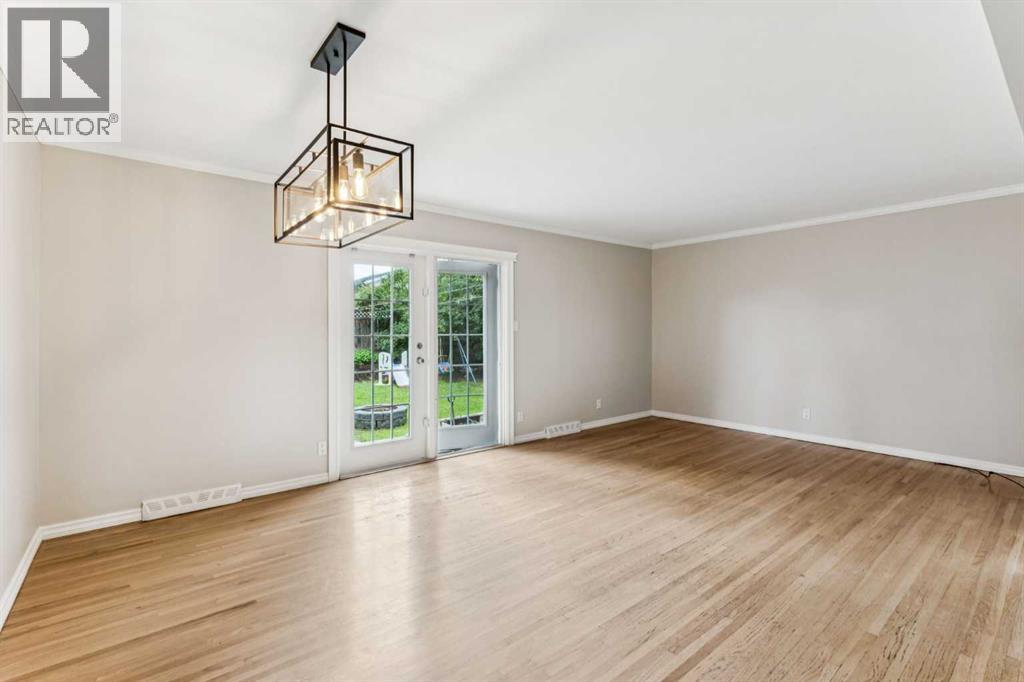 439 Hendon Drive Nw, Calgary, Alberta  T2K 2A1 - Photo 15 - A2266089