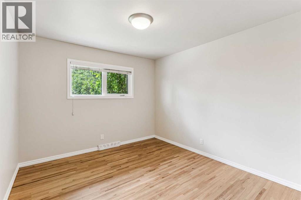 439 Hendon Drive Nw, Calgary, Alberta  T2K 2A1 - Photo 20 - A2266089