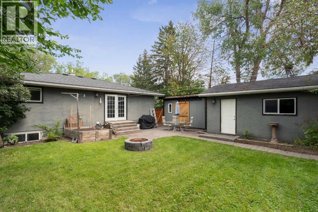 439 Hendon Drive Nw, Calgary, Alberta  T2K 2A1 - Photo 40 - A2266089