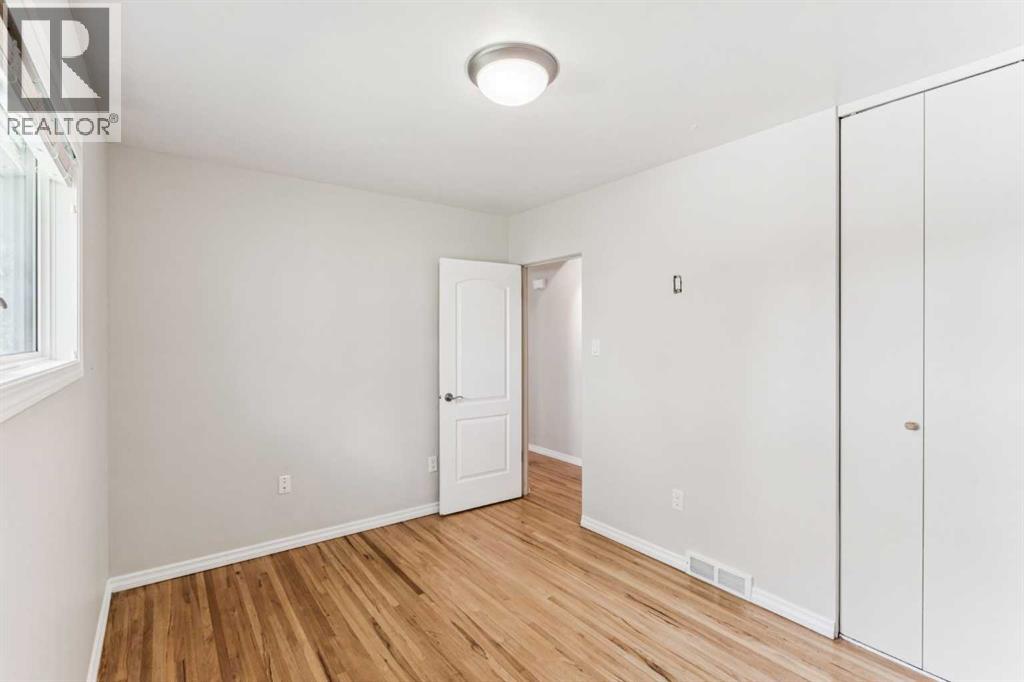 439 Hendon Drive Nw, Calgary, Alberta  T2K 2A1 - Photo 18 - A2266089