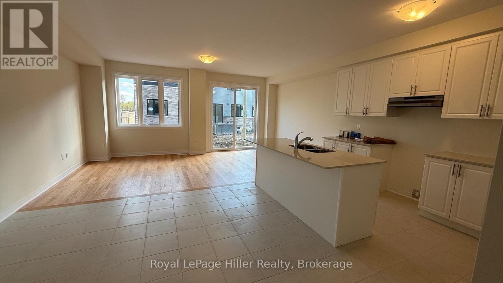 943 Douro Street, Stratford, Ontario  N5A 0M2 - Photo 3 - X12503898