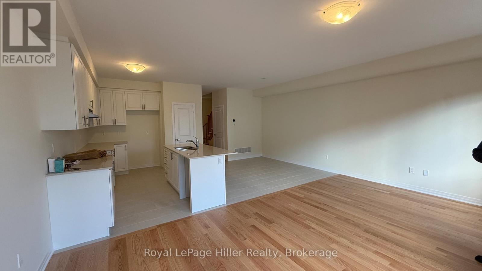 943 Douro Street, Stratford, Ontario  N5A 0M2 - Photo 4 - X12503898