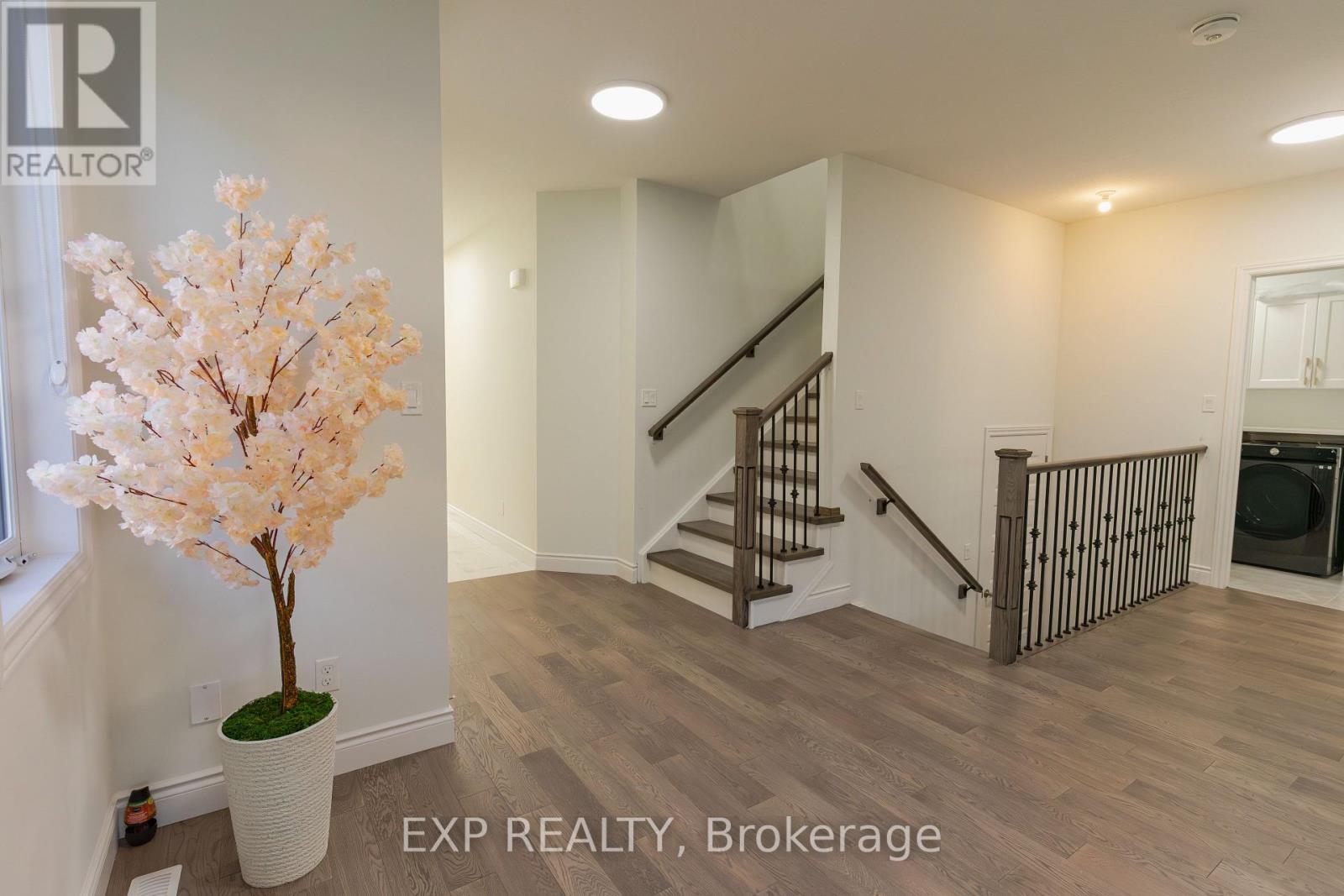 Main - 1749 Finley Crescent, London North, Ontario  N6G 0B4 - Photo 11 - X12503638