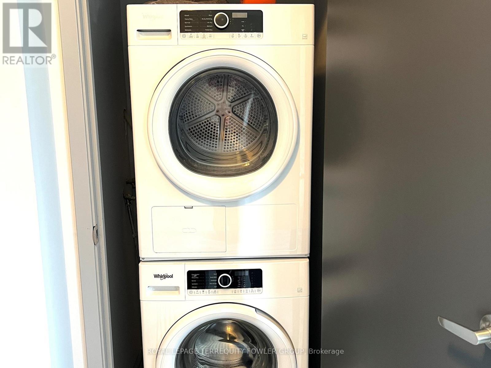 606 - 275 Larch Street, Waterloo, Ontario  N2L 3R2 - Photo 11 - X12503650