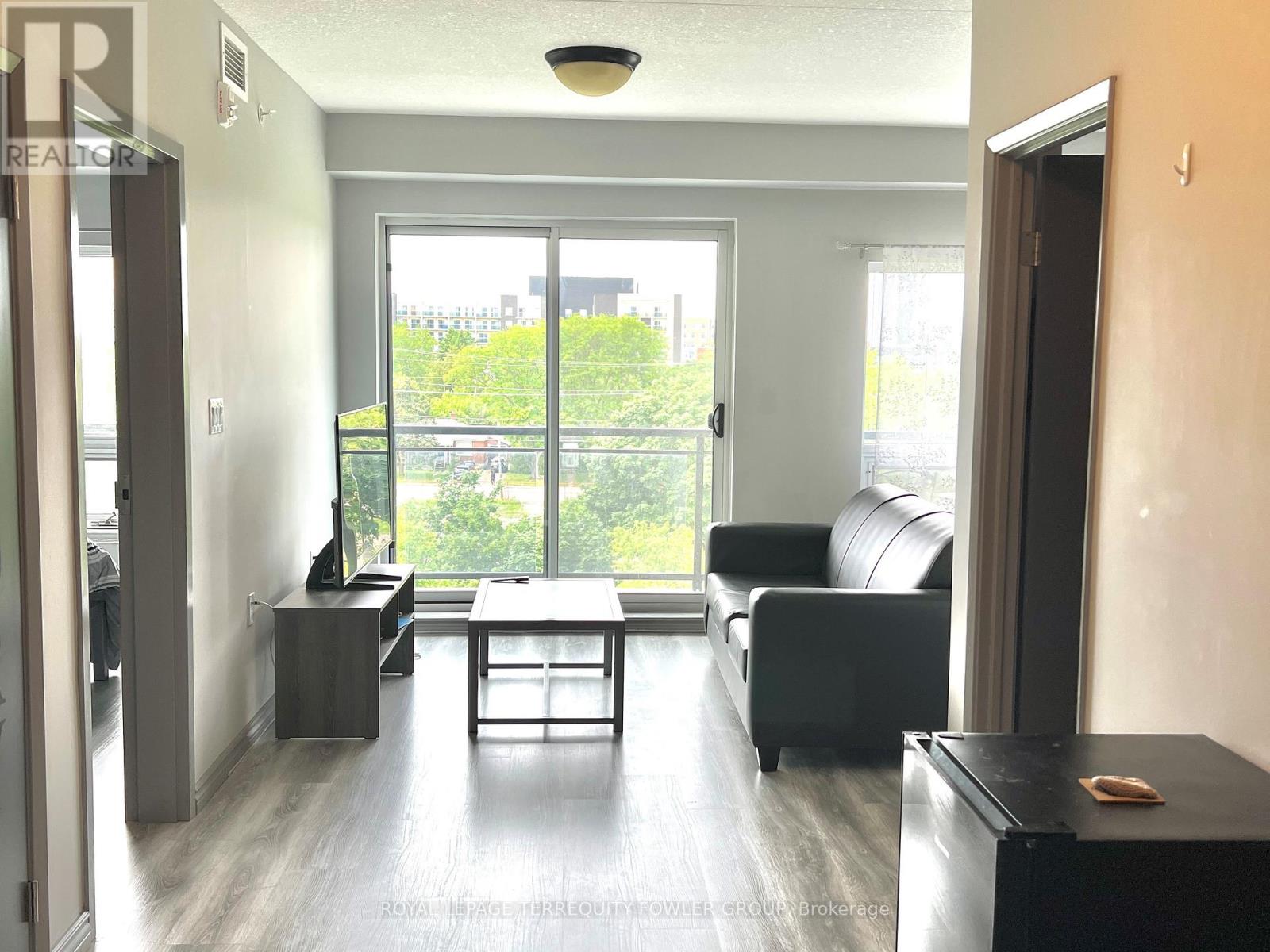 606 - 275 Larch Street, Waterloo, Ontario  N2L 3R2 - Photo 3 - X12503650