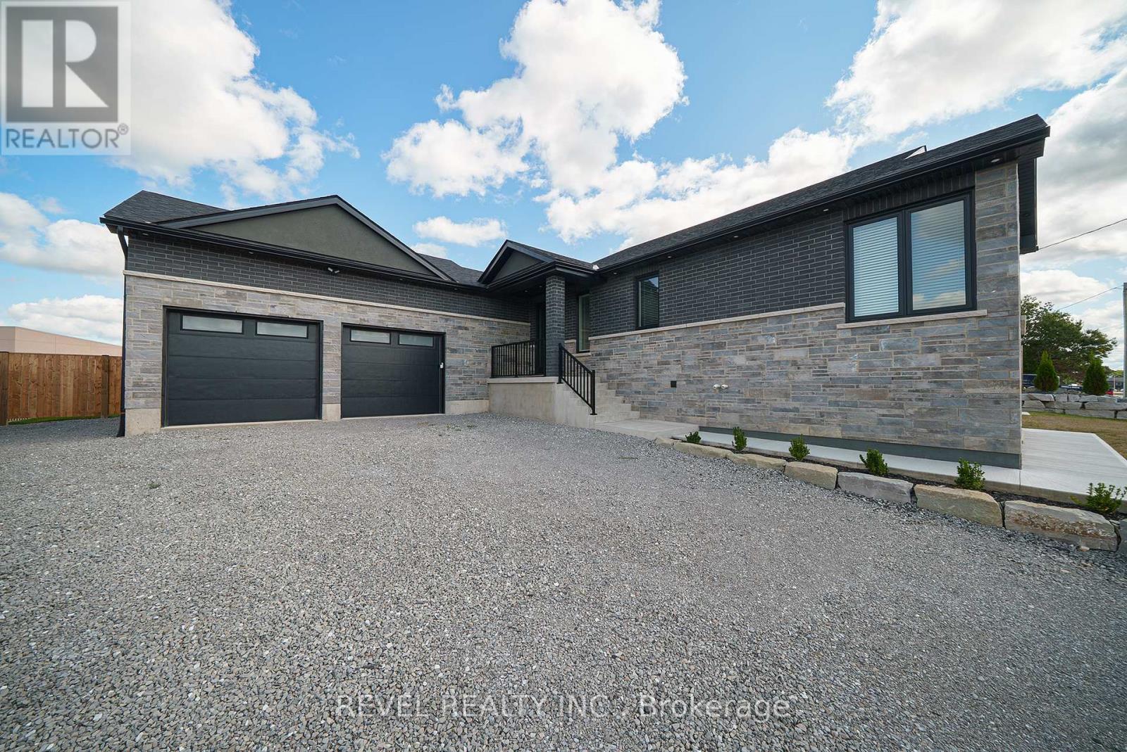 21 Haldimand 66 Road, Haldimand, Ontario  N3W 1N7 - Photo 2 - X12503672