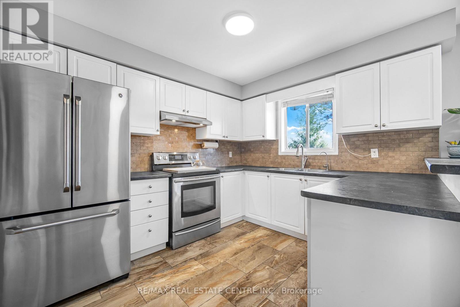 6 Eula White Place, London South, Ontario  N5Z 5C2 - Photo 9 - X12503688