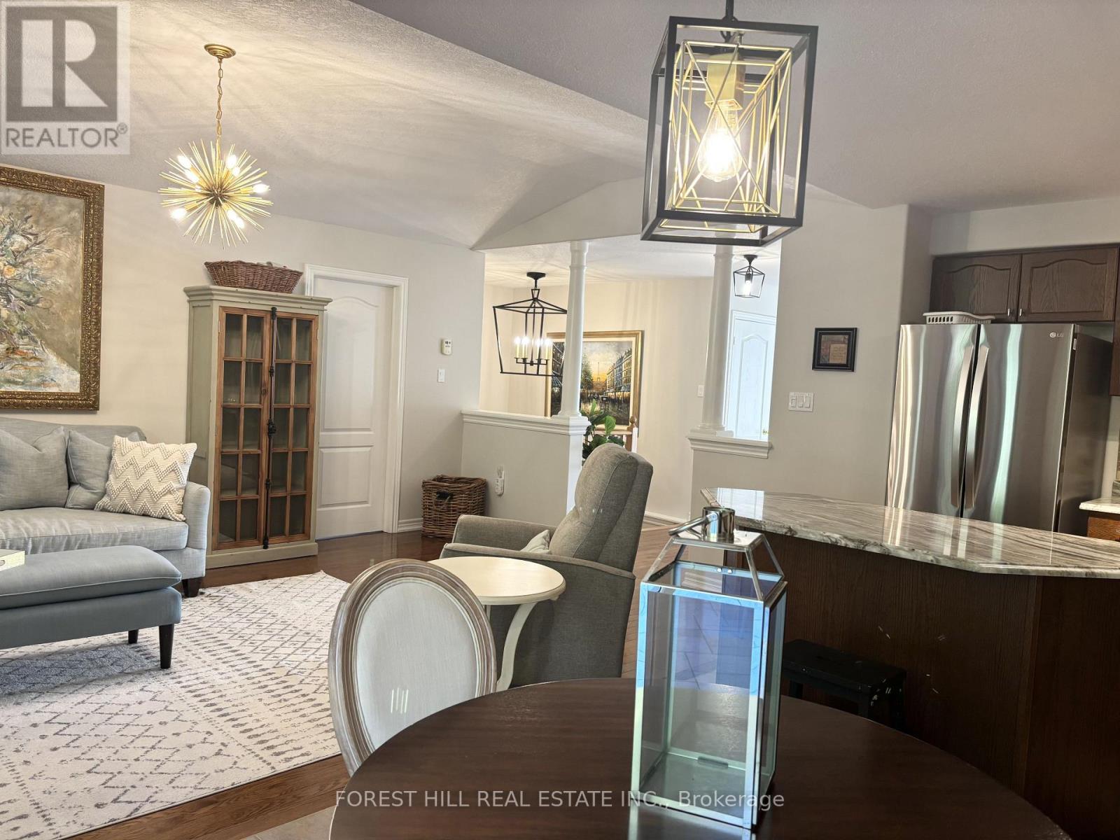 35 Sweetnam Drive, Kawartha Lakes, Ontario  K9V 0A7 - Photo 5 - X12503712