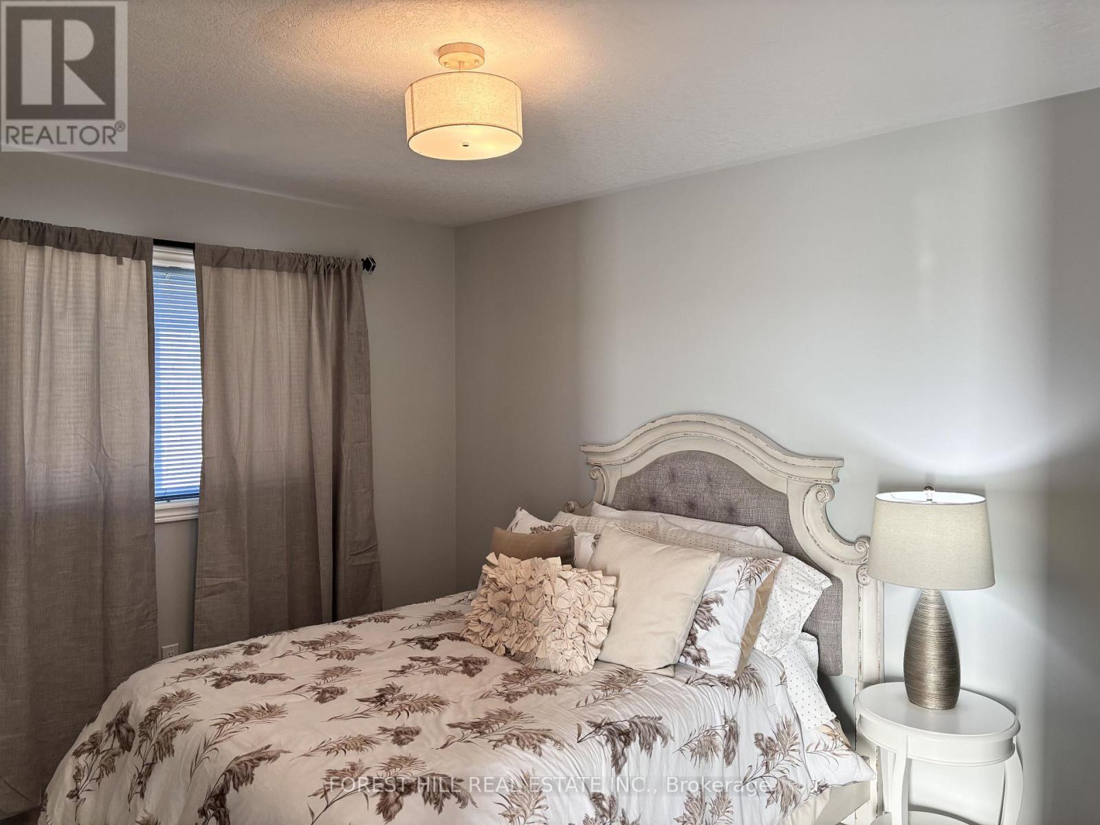 35 Sweetnam Drive, Kawartha Lakes, Ontario  K9V 0A7 - Photo 9 - X12503712