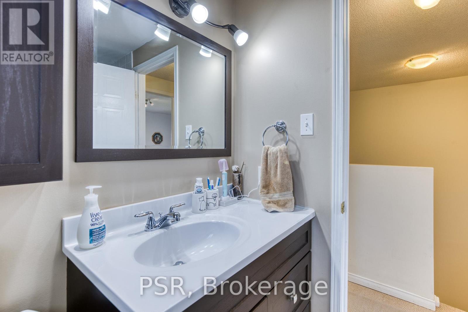 36 Benesfort Drive, Kitchener, Ontario  N2N 3B6 - Photo 18 - X12503740