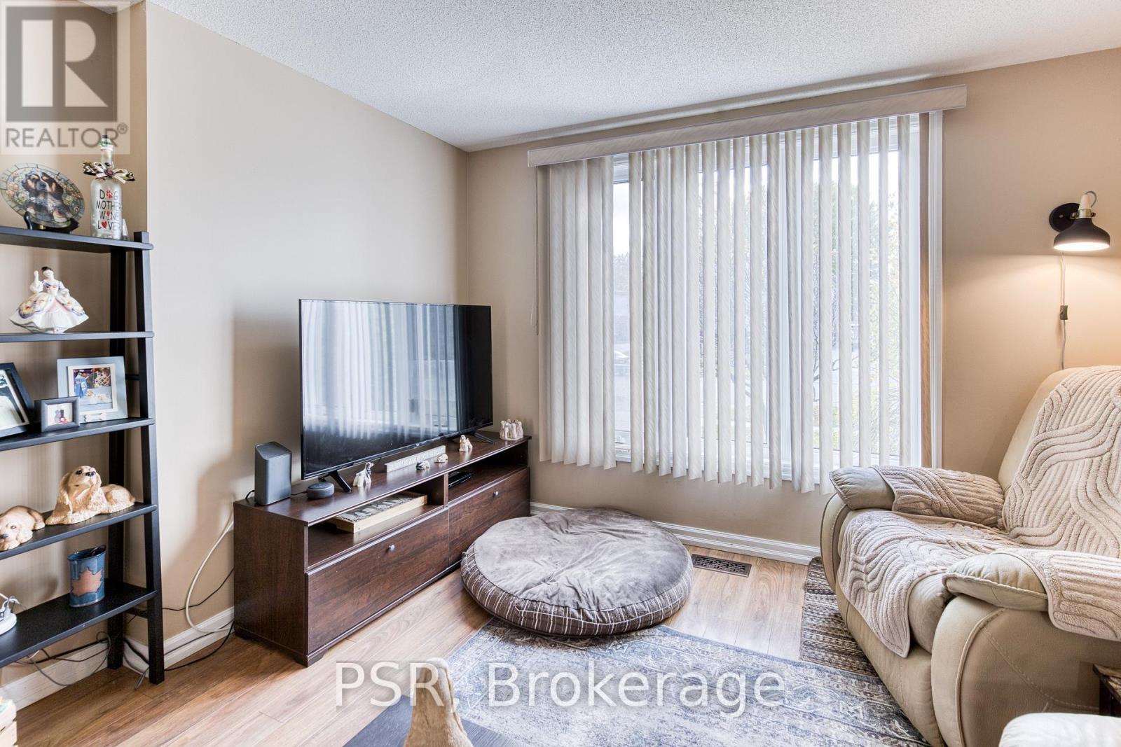 36 Benesfort Drive, Kitchener, Ontario  N2N 3B6 - Photo 5 - X12503740