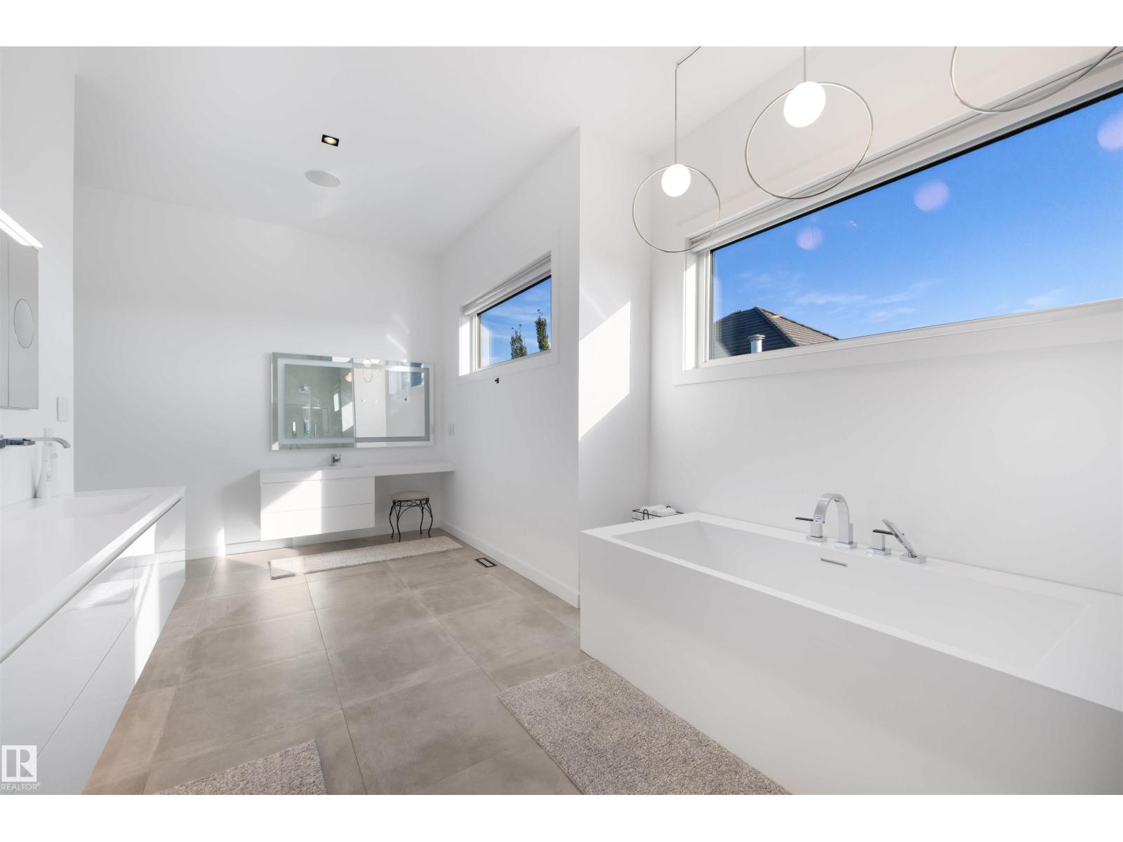 Property at 17 WINDERMERE DR SW image 5