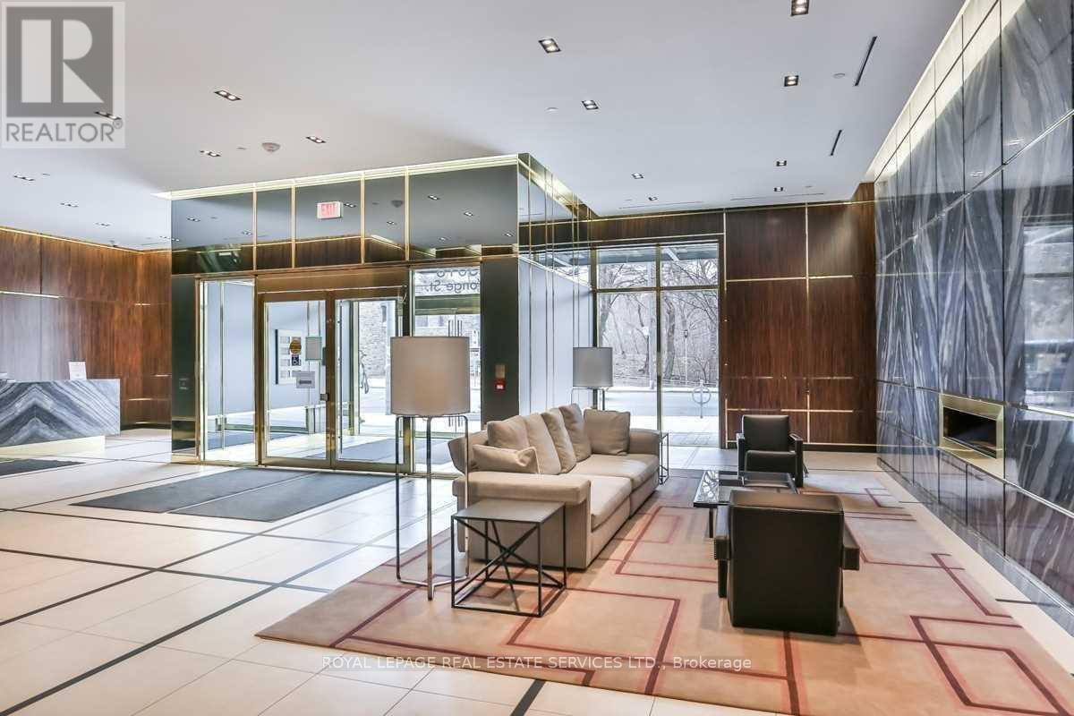 304 - 3018 YONGE STREET, Toronto, Ontario